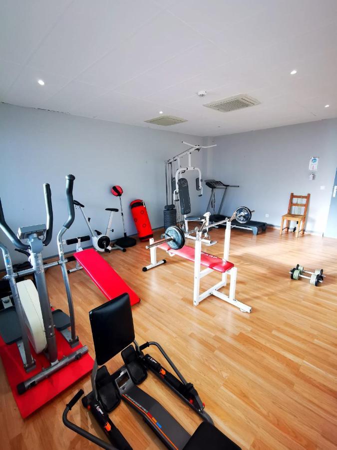 Paris Par Trains, Area, Studios Avec Salle De Bain Et Kitchenette Privees, Ou, Chambres Avec Salles Bain Et Cuisines Communes Persan Dış mekan fotoğraf